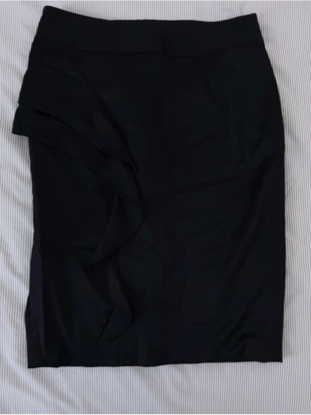L.A.M.B. Black Ruffle-Accent Pencil Skirt